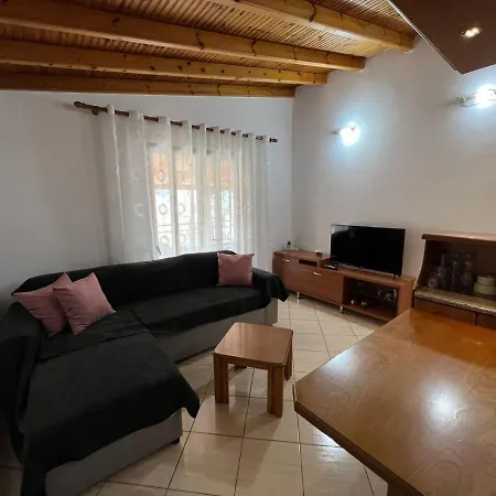 Alex Apartment *